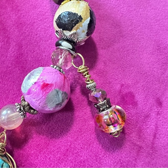 Handmade one-of-a-kind hand painted bracelet with charms howlite tribal boho - Picture 5 of 11